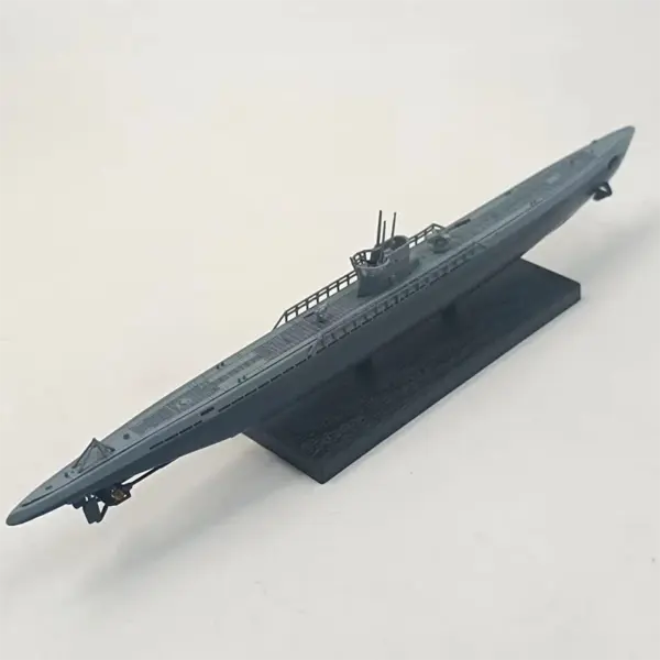 1:350 Scale German U-boat Submarine Model - Image 6