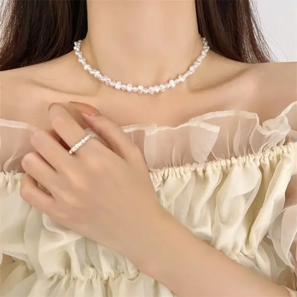 Vintage Pearl Choker Necklace with Zinc Alloy Chain - Image 6