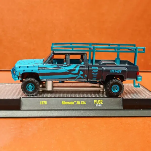 1975 Chevrolet Silverado 30 4x4 Diecast Model - Image 3