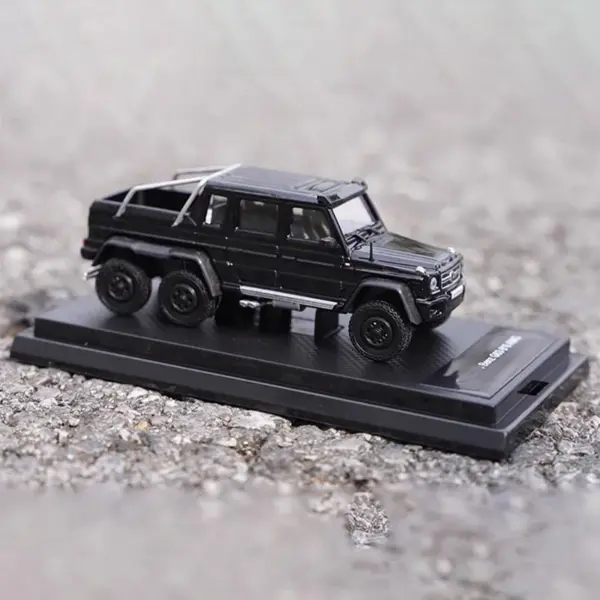 1:64 Scale Benz G63 6X6 Alloy Car Model - Image 2