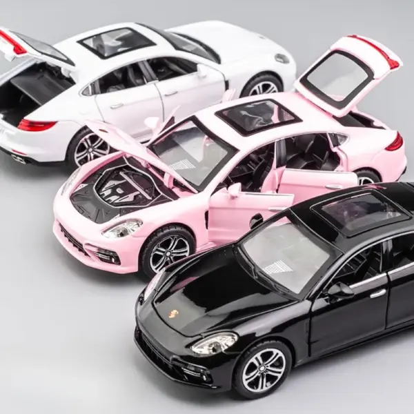 1:32 Scale Panamera Sports Car Model Toy - Image 6