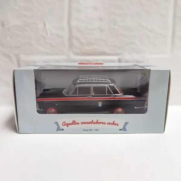 1:24 Scale SEAT 1500 Madrid Taxi Model - Image 5