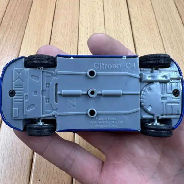 1:64 Scale Citroen 2004 C4 Alloy Model Car - Image 6