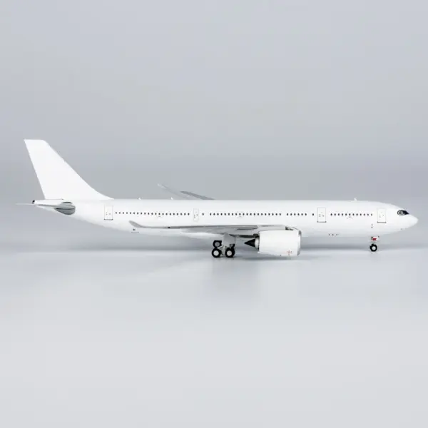 67000 Alloy Airbus A330-800 Neo Diecast Model - Image 3