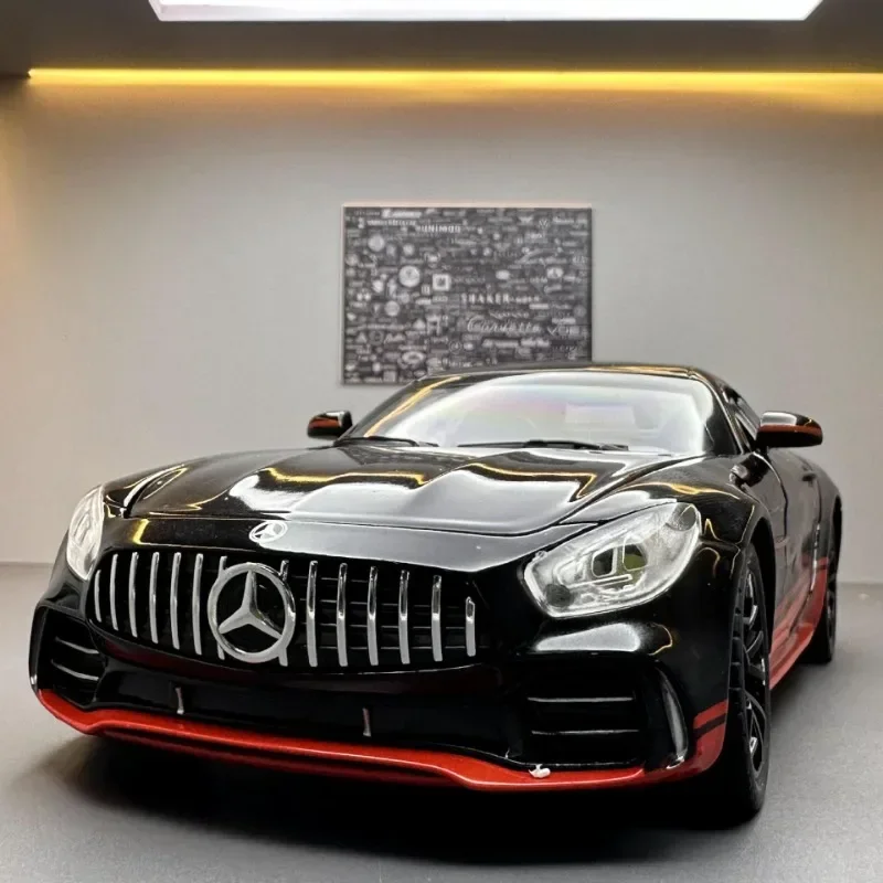 1:24 Scale Benz GTR Diecast Car Model 2 1:24 Scale Benz GTR Diecast Car Model - Image 2