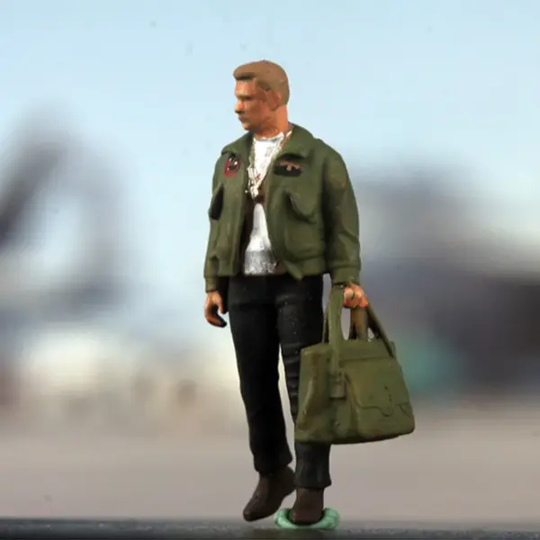 1:72 Scale US Navy Fighter Pilot Model - Image 4