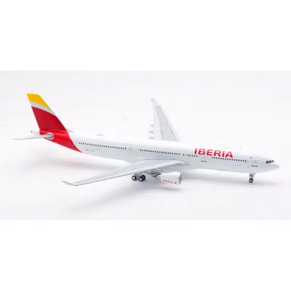 IF333IB0924 Iberia Airbus A330-300 Diecast Model - Image 3