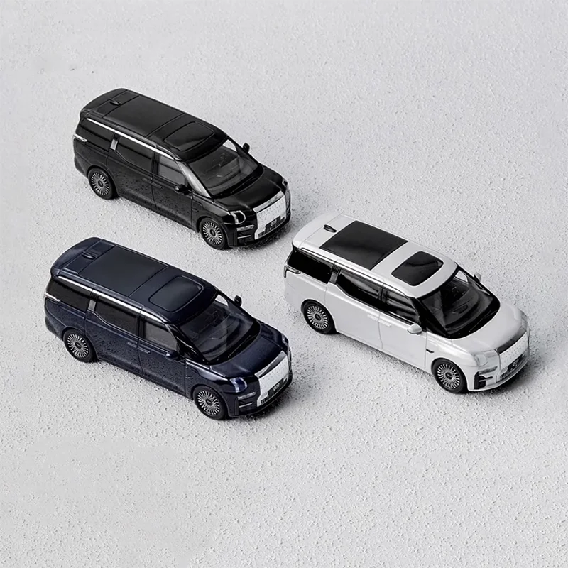 1:64 Scale ZEEKR 009 Alloy Car Model 2 1:64 Scale ZEEKR 009 Alloy Car Model - Image 2