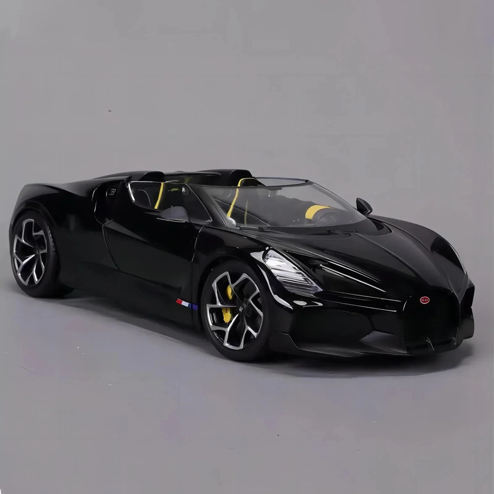 1:18 Bburago Bugatti W16 Mistral Diecast Model 8 1:18 Bburago Bugatti W16 Mistral Diecast Model - Image 8