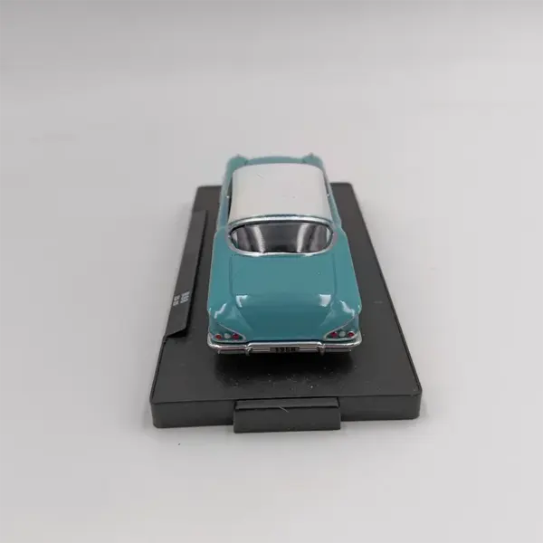 1:64 Scale 1958-1964 Chevrolet Impala SS Model - Image 4
