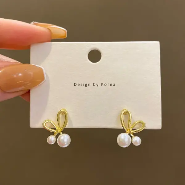 Heart Shaped Vintage Hoop Earrings - Image 9