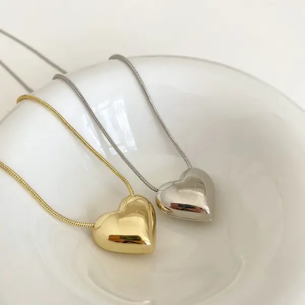 Vintage Heart Pendant Necklace for Women - Image 4