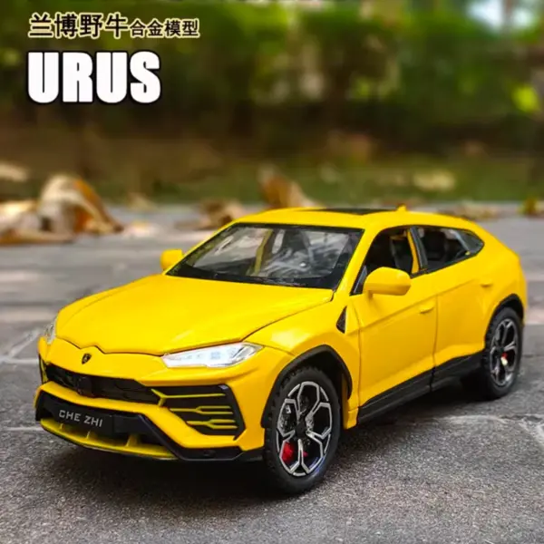 1:24 Lamborghini URUS Alloy Diecast Model Car - Image 2
