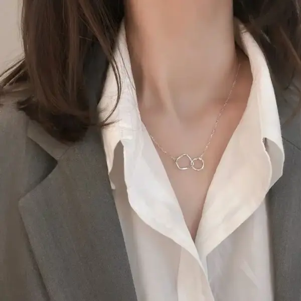 Exquisite Round Choker Necklace for Women - Image 3
