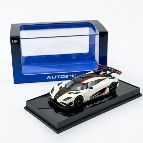 Autoart 1:64 Koenigsegg One:1 Diecast Model - Image 10