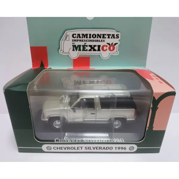 Ixo 1:43 Chevrolet Silverado Diecast Model - Image 5
