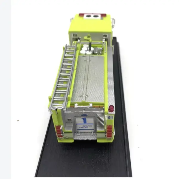 1:64 Scale Pierce Quantum Fire Truck Model - Image 2