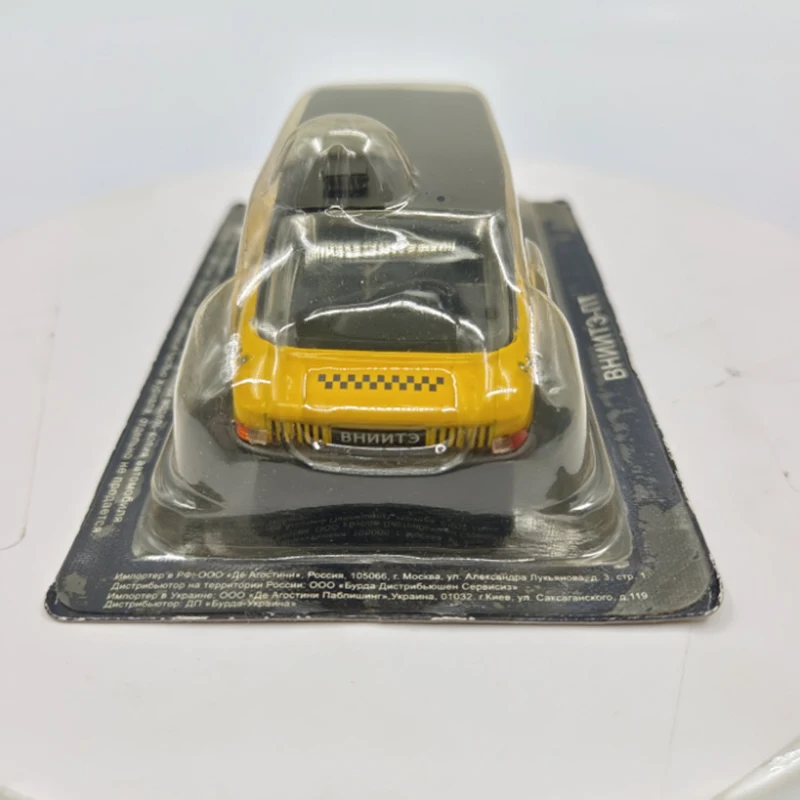 1:43 Soviet Taxi Diecast Car Model Display 5 1:43 Soviet Taxi Diecast Car Model Display - Image 5