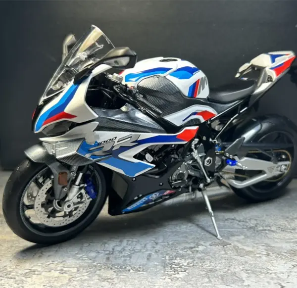 1/9 Scale Alloy Racing Motorcycle Model