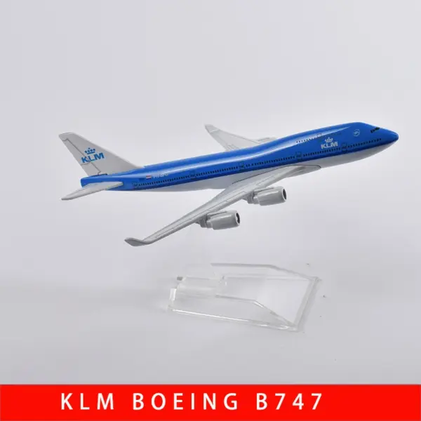 Emirates Airbus A380 Diecast Model 1/400 Scale - Image 37