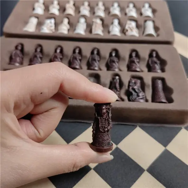 Resin Chess Set with Leather Chessboard - Image 4