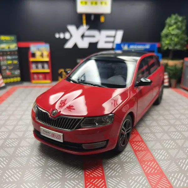 Flawed 1/18 Skoda Rapid Spaceback Diecast Model - Image 7
