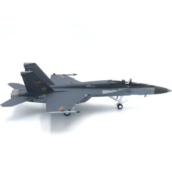Albatros 1:72 F-18E Fighter Jet Model - Image 5