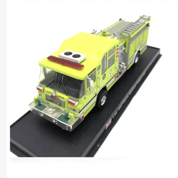 1:64 Scale Pierce Quantum Fire Truck Model - Image 5