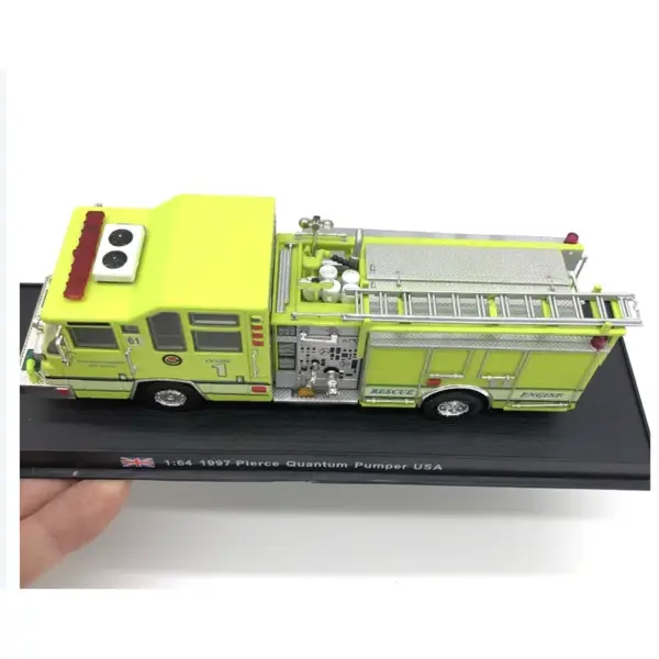 1:64 Scale Pierce Quantum Fire Truck Model - Image 6