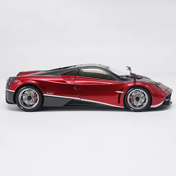 1:18 Scale Diecast Pagani Huayra Model Car - Image 3