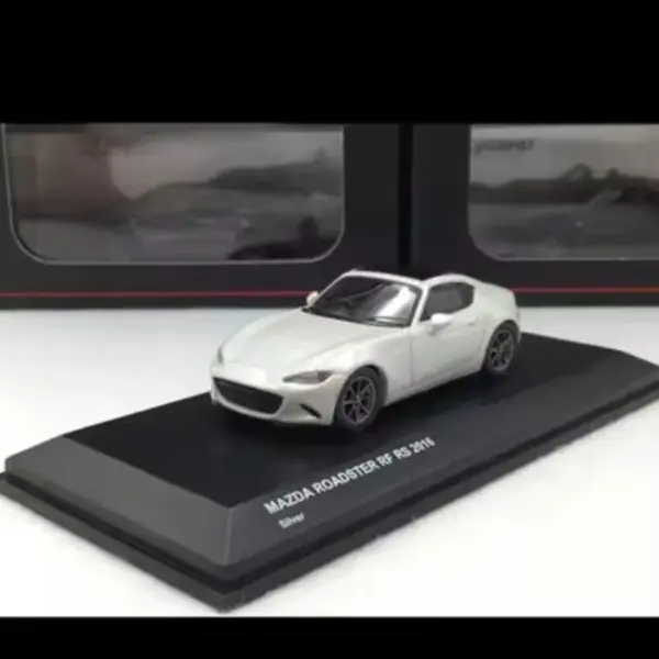 Mazda MX5 RF 1:64 Diecast Model Car - Image 7