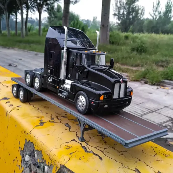1:24 Scale Die-cast Flatbed Truck Model - Image 6