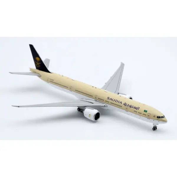 Saudi Arabian Airlines Boeing 777-300ER Diecast Model - Image 4