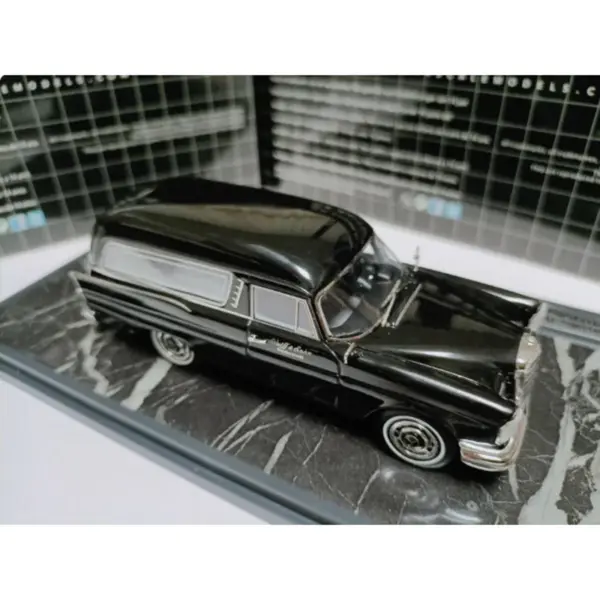 Matrix Resin 1:43 Benz Hearse Model W111 220SE - Image 4
