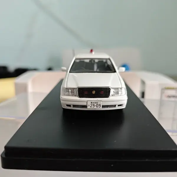 Diecast Toyota Crown Police Car 1/43 - Image 3