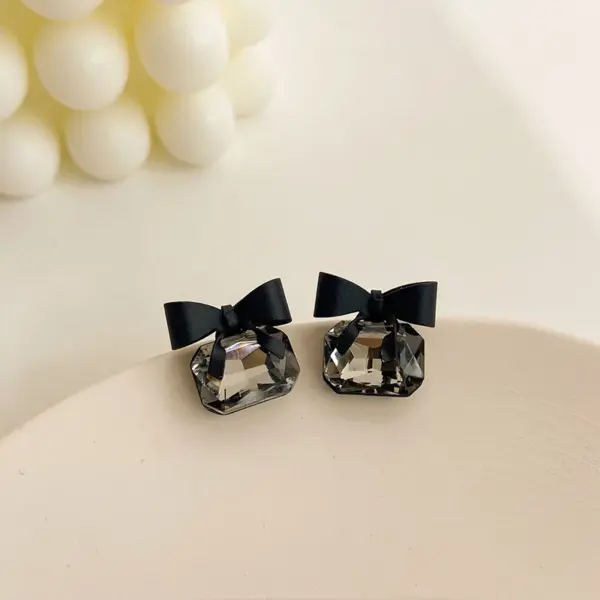 Asymmetrical Black Round Stud Earrings - Image 25