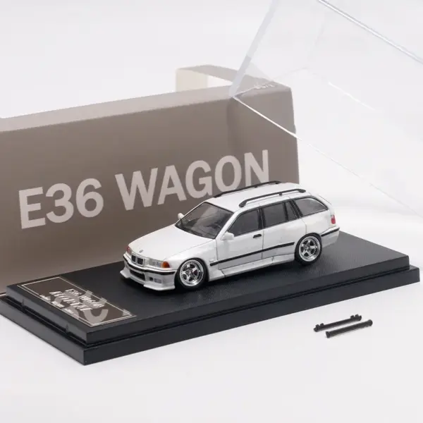 BMW 3 Series E36 Wagon Diecast Model 1:64 - Image 7