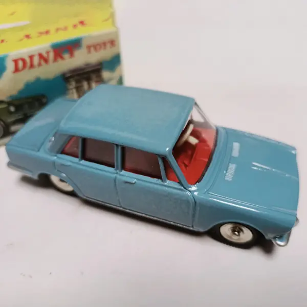 Blue Renault Simca 1000 1:43 Diecast Model - Image 3