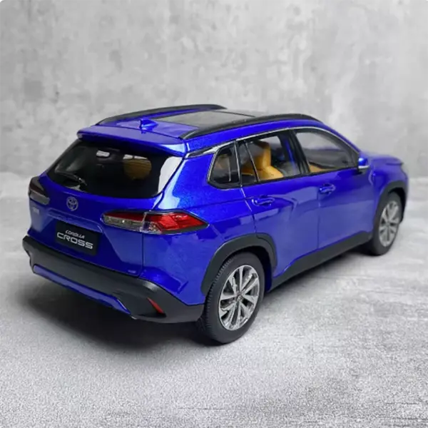 1:18 Scale Corolla Cross 2022 Alloy Model - Image 4