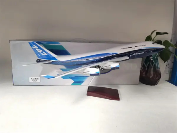 1/160 Boeing 747 Resin Aircraft Model with Light