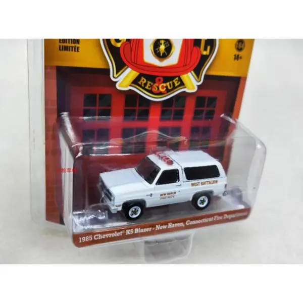 1:64 Scale Chevrolet K5 Blazer Custom Model - Image 4