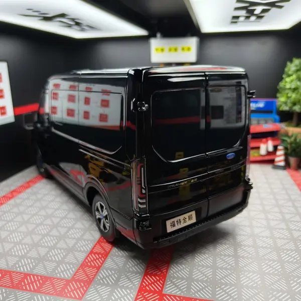 1:18 Scale Diecast Ford Transit T8 Collectible Model - Image 3