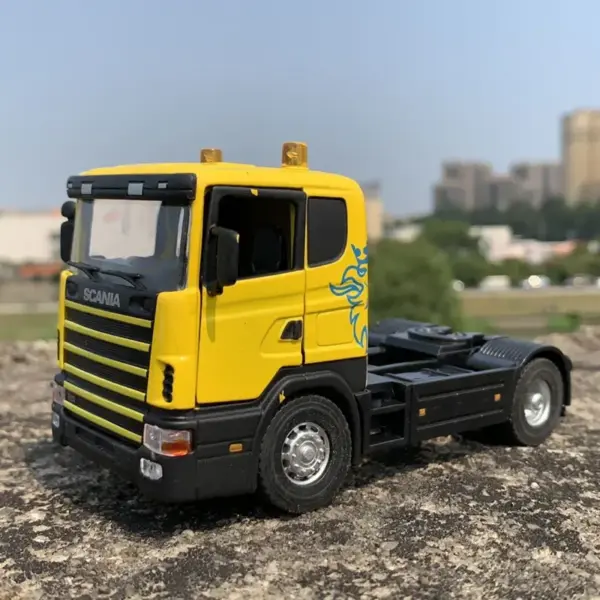 1/43 American Tractor Trailer Diecast Model - Image 3