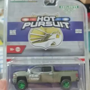 1:64 Scale 2018 Silverado Z71 Diecast Model 9 S3f53b50ac45c4c8e9498b0a2f4bd5175l