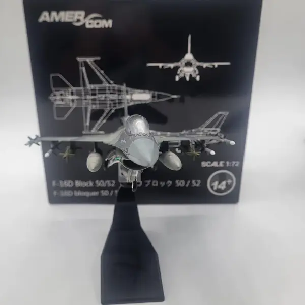 1:72 Scale Diecast F-16D Fighting Falcon Model - Image 2