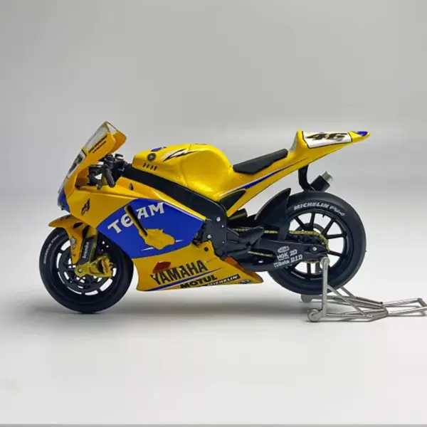 Yamaha YZR M1 1:18 Scale Alloy Model Motorcycle - Image 3