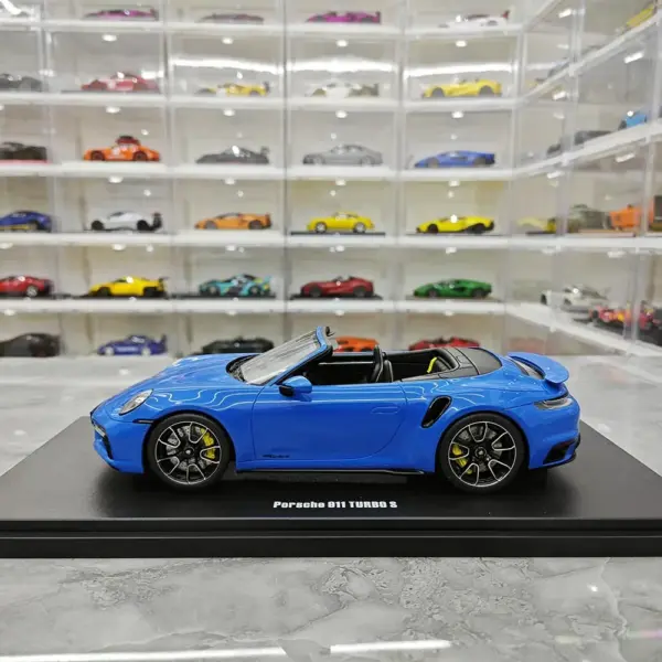 1:18 Scale Porsche 911 992 Turbo S Model - Image 5