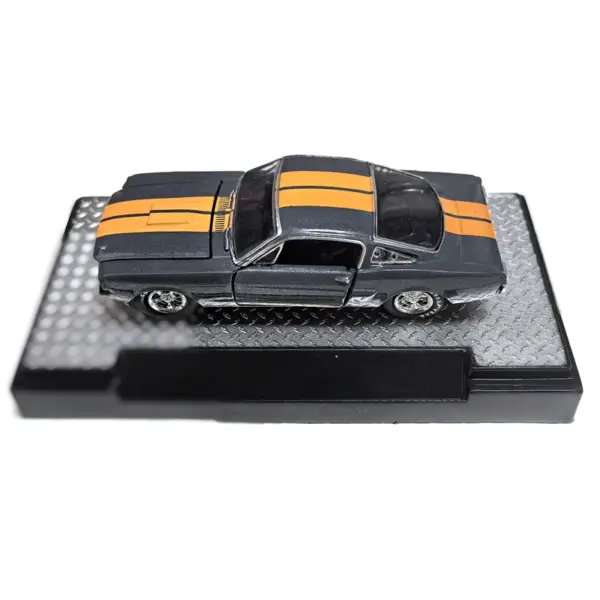 1:64 Diecast Alloy 1966 Ford Mustang Model - Image 2