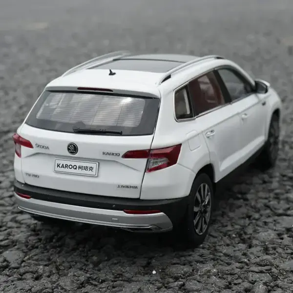 Skoda Karoq Diecast Model Car 1:18 Scale - Image 5