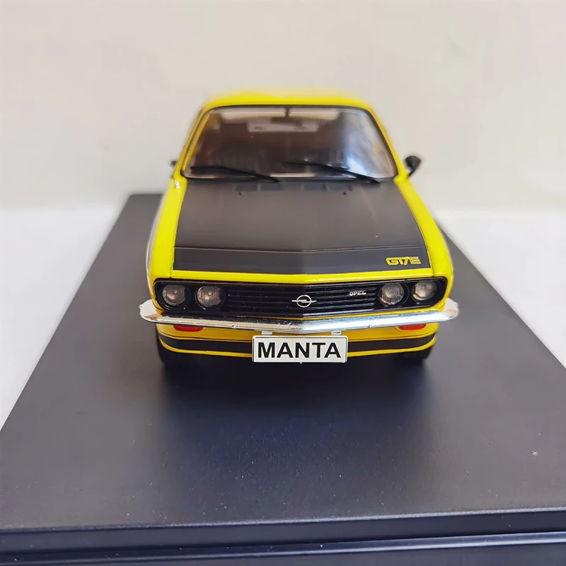1:24 Scale OPEL MANTA AGT/E Diecast Model Car 3 1:24 Scale OPEL MANTA AGT/E Diecast Model Car - Image 3